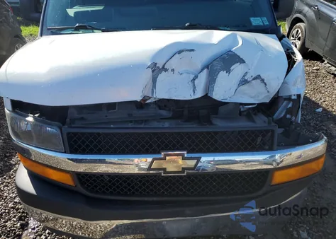 2018 Chevrolet Express G2500 из США, поврежденный, VIN 1GCWGAFG6J1908660